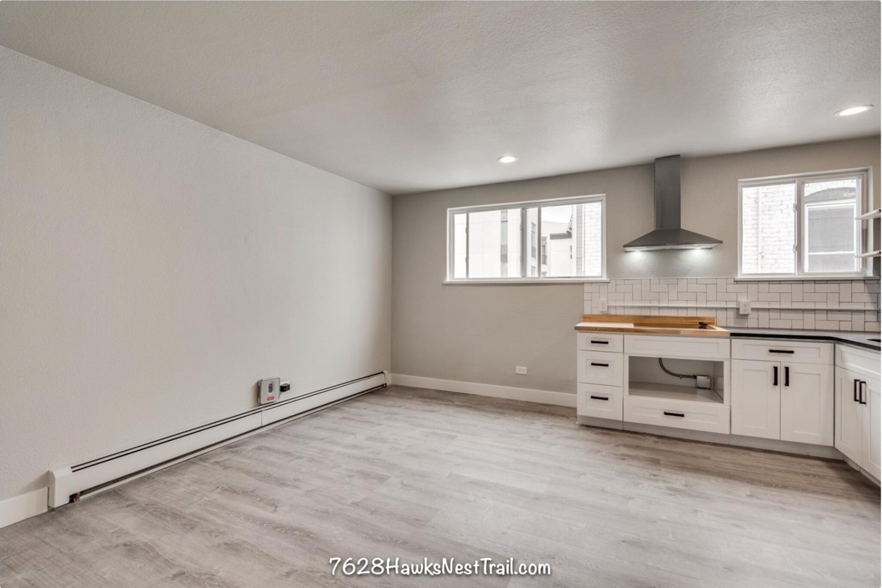 2836 WYANDOT STREET - Photo 5 of 17