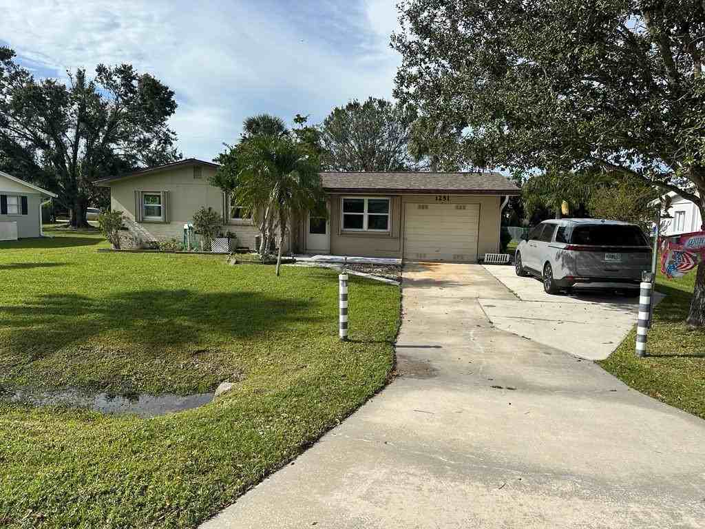 1251 Forsyth Drive - Photo 3 of 20