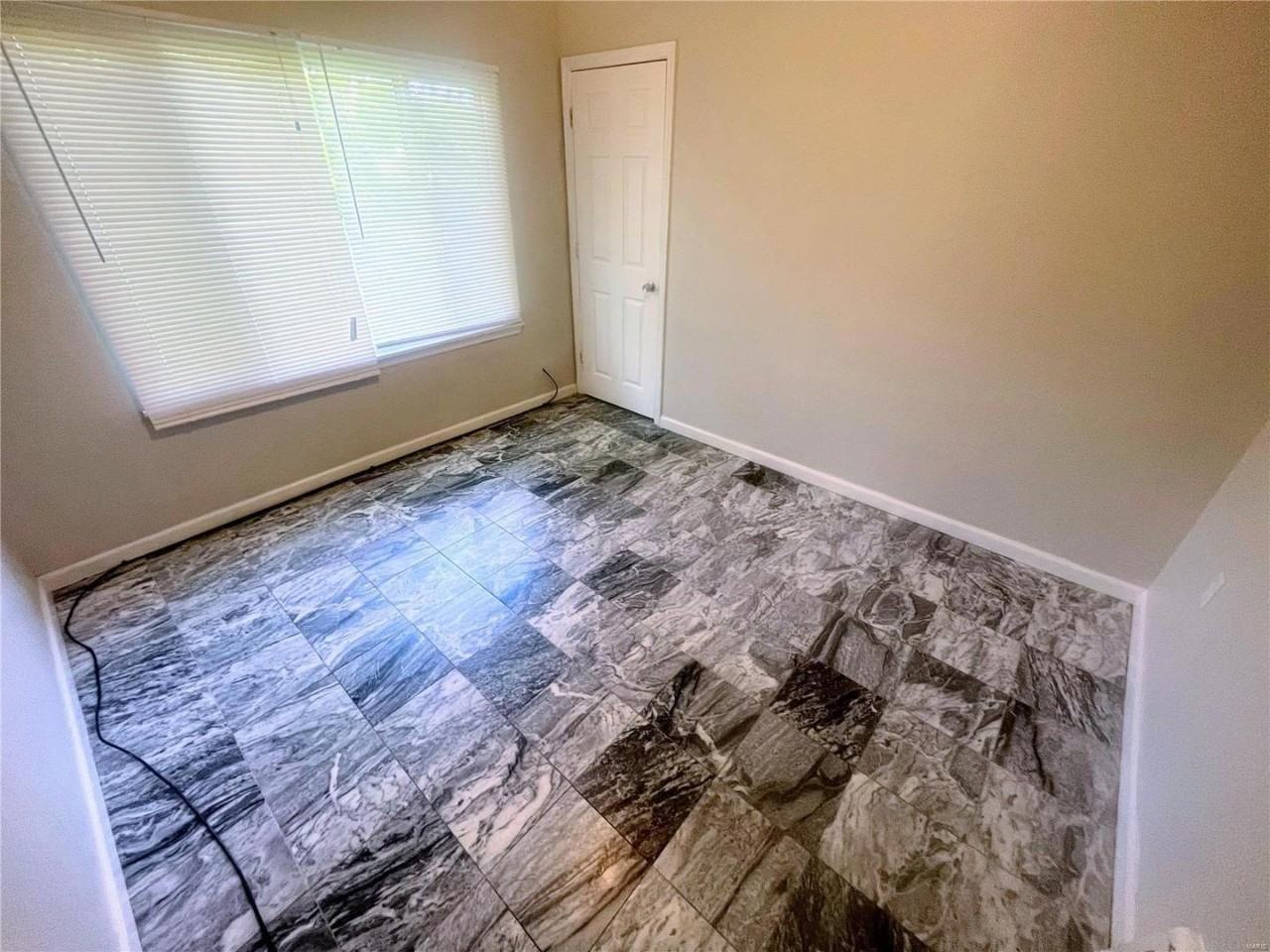 9716 Jacobi Ave - Photo 4 of 17
