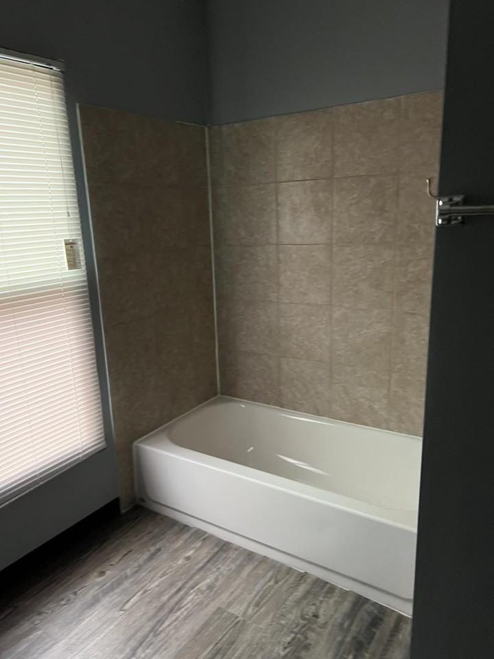 1121 North Rockton Avenue - Photo 2 of 15