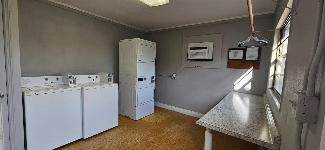 El Sereno Apartments - Photo 3 of 3