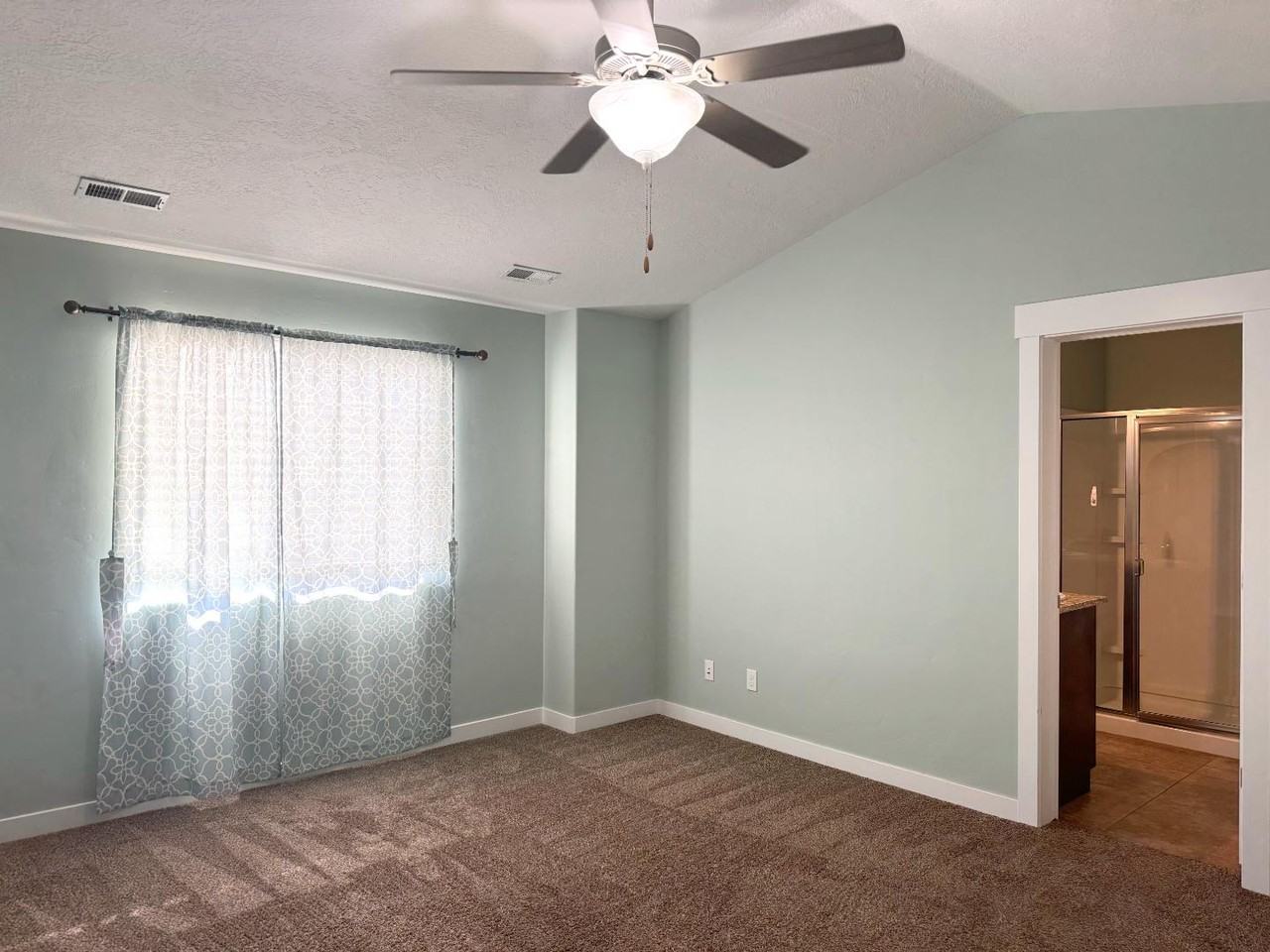 362 S 790 W - Photo 6 of 20