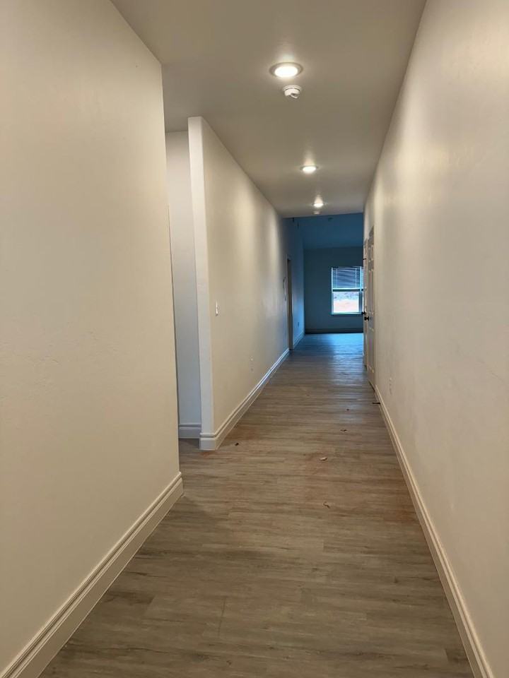 156 Ne 25th St - Photo 3 of 11