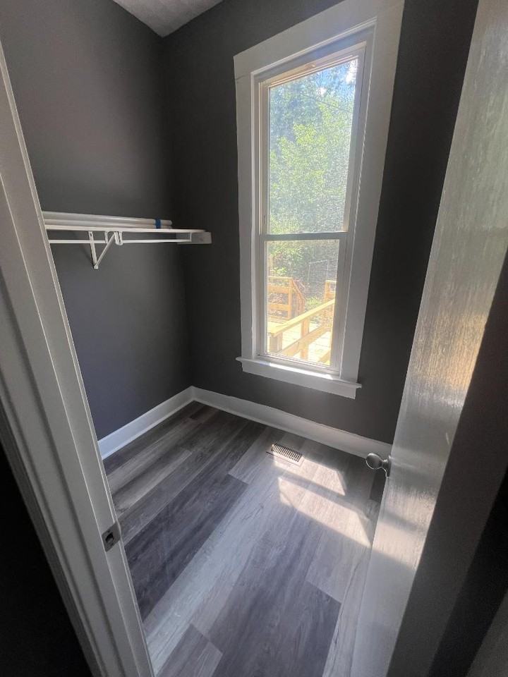 1301 E Illinois St - Photo 3 of 20