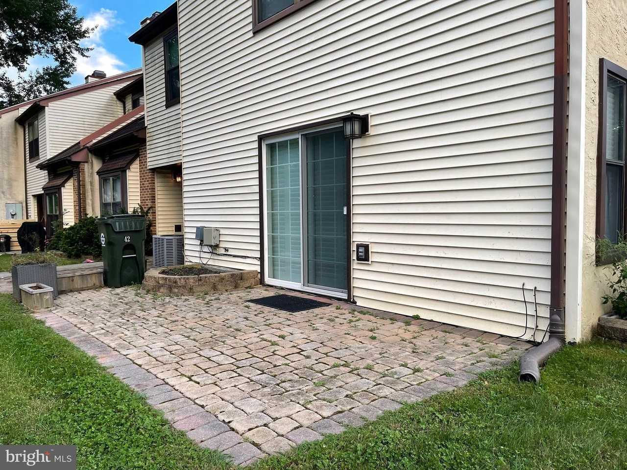 42 Heather Court - Photo 2 of 10