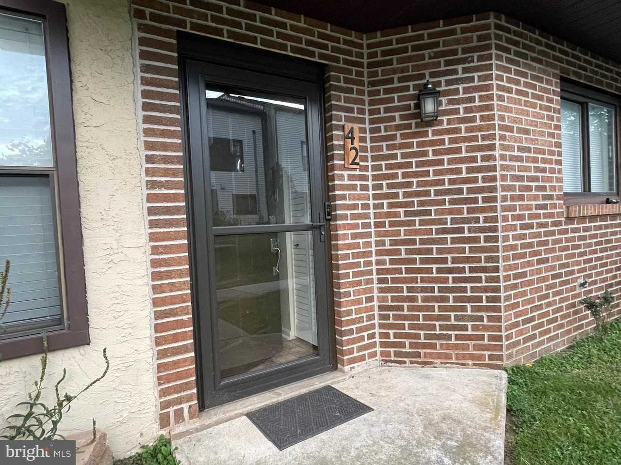 42 Heather Court - Photo 3 of 10