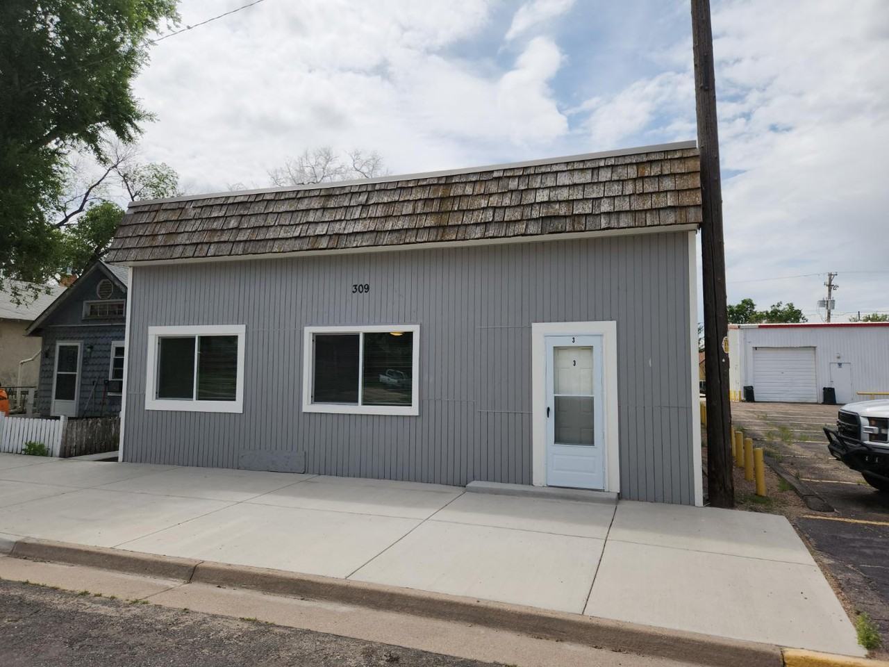 309 Marion Ave - Photo 2 of 14