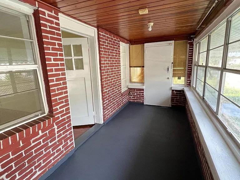 1362 West 25th Street - Photo 3 of 11