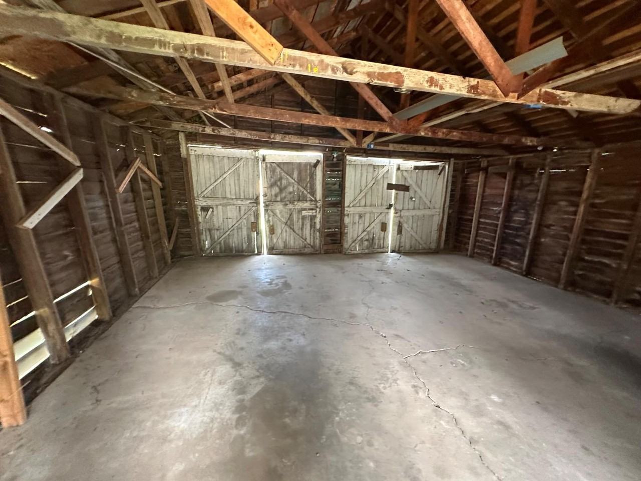 Terry's Ave B - Photo 2 of 10