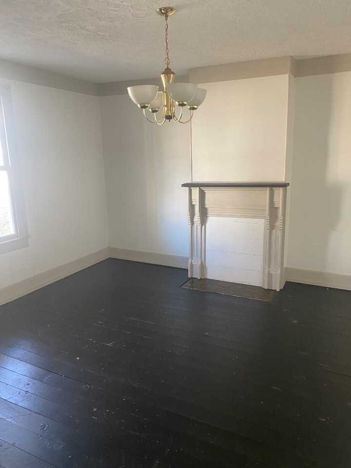 1327 Ruffner Pl - Photo 4 of 11