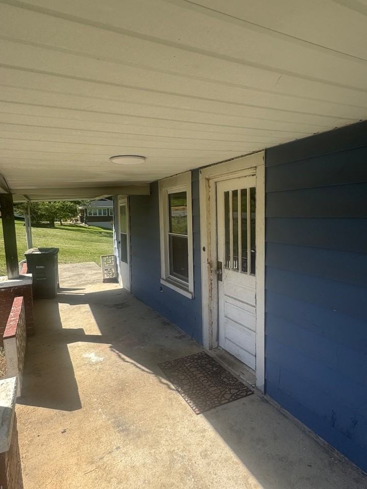 3209 Swan Pl - Photo 2 of 20