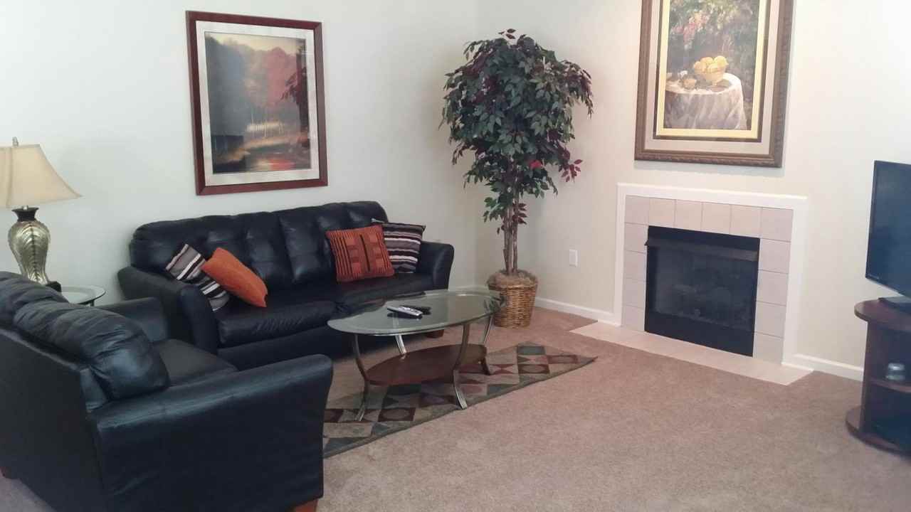 1312 Eagle Pointe Dr - Photo 3 of 20