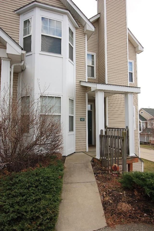 1421 Eagle Pointe Dr - Photo 2 of 20