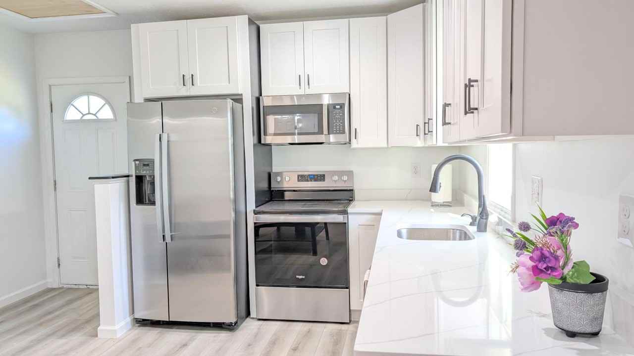 150 Nightingale Ave - Photo 2 of 11