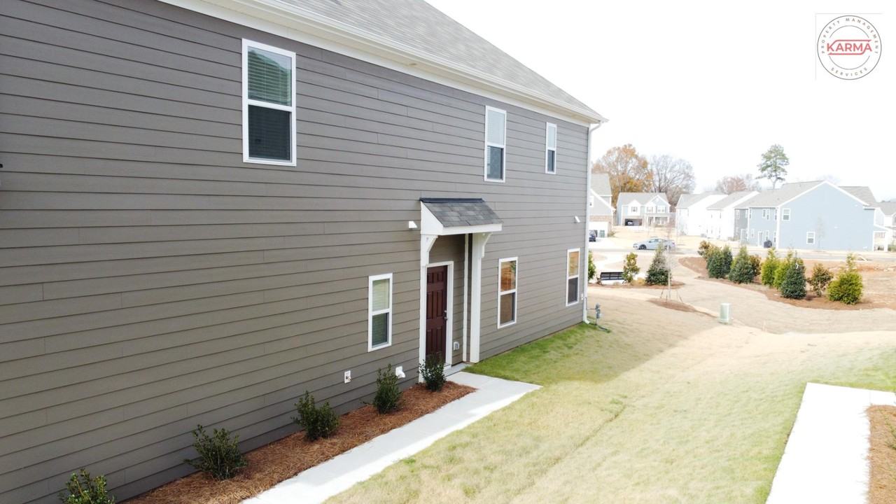 785 Earhart St - Photo 5 of 20