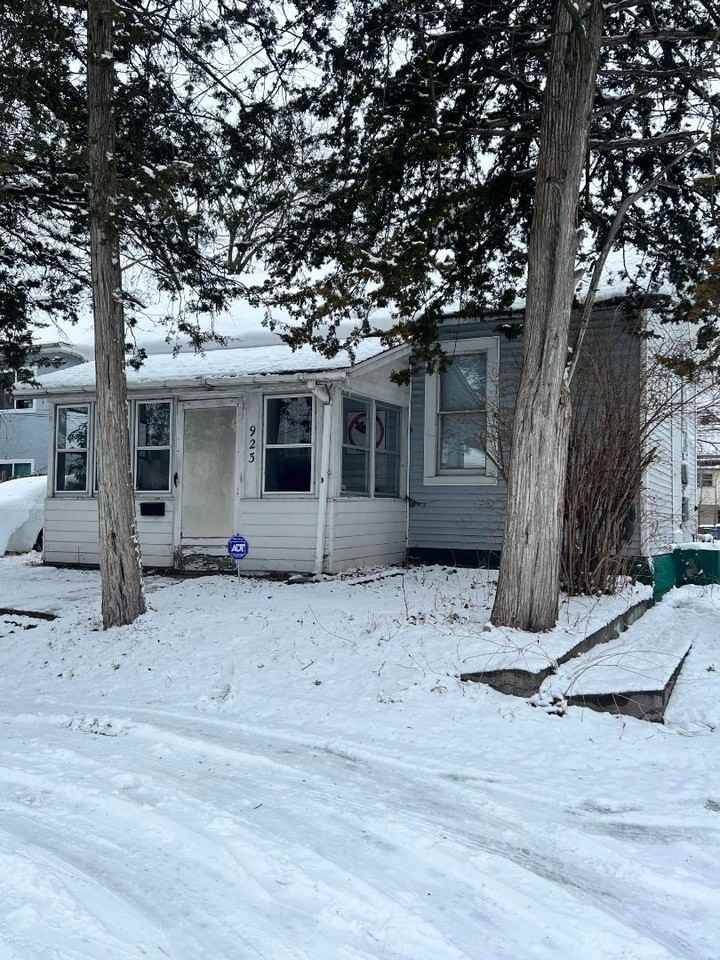 923 Vine St - Photo 3 of 12