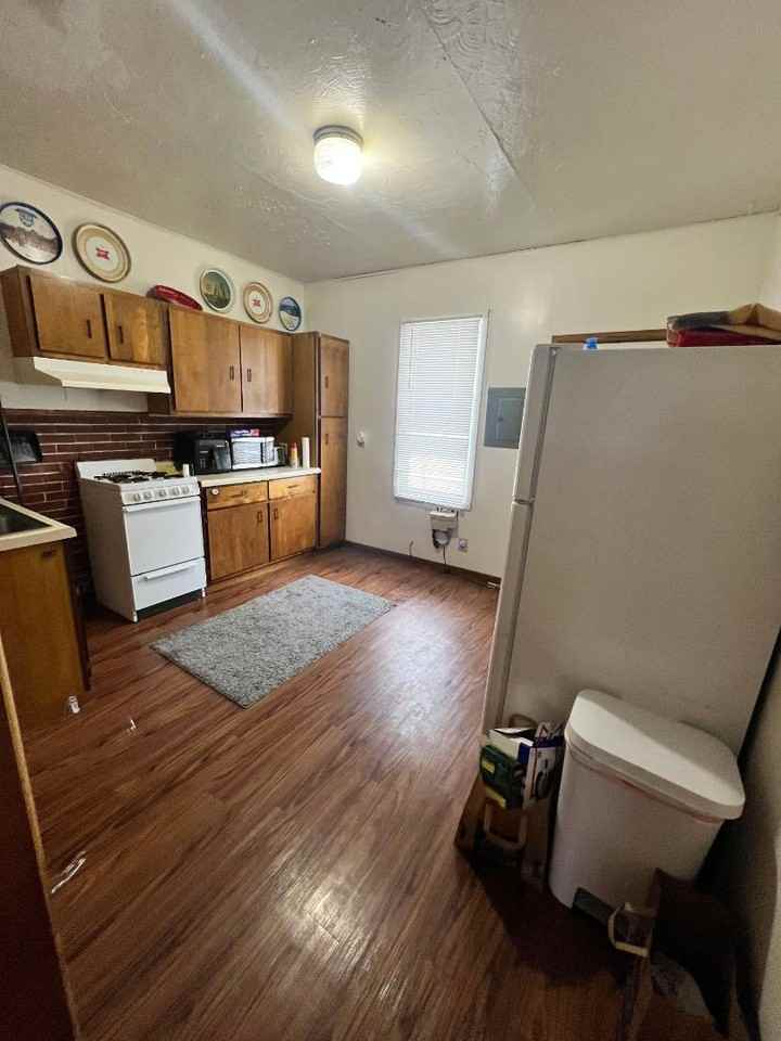 923 Vine St - Photo 7 of 12