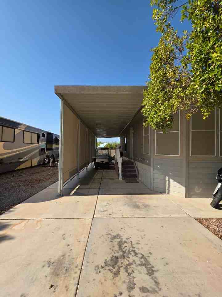 5707 E 32nd St - Photo 5 of 20