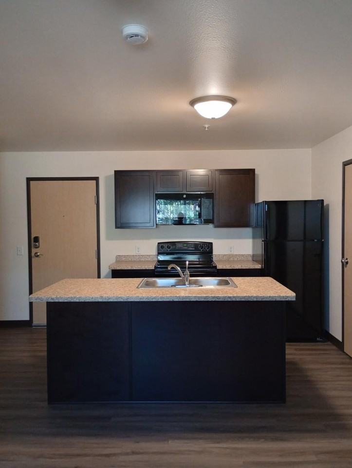1409 Finley St - Photo 4 of 32