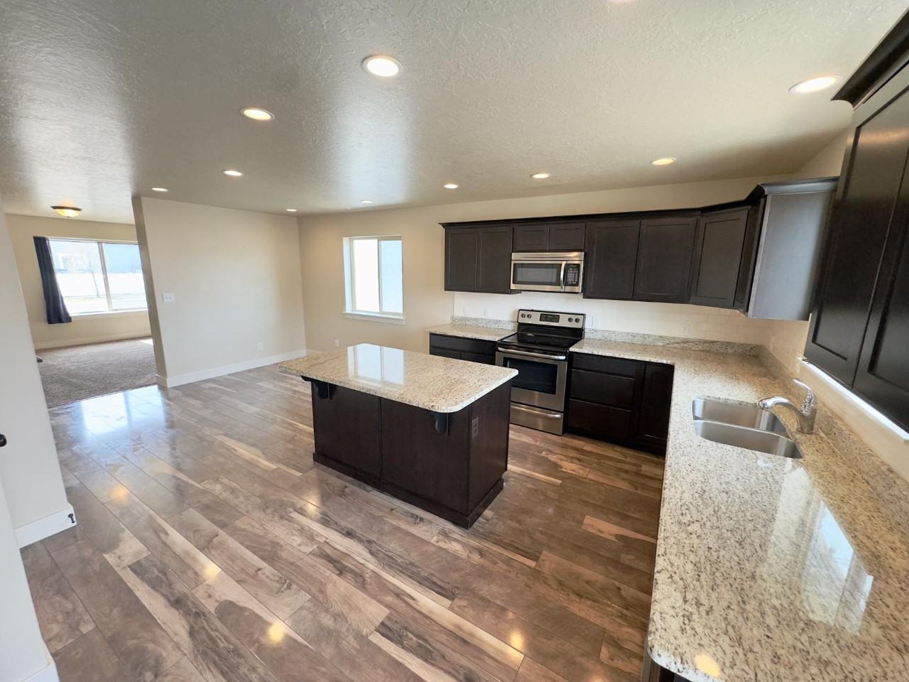 114 N Rue De Matth - Photo 5 of 11