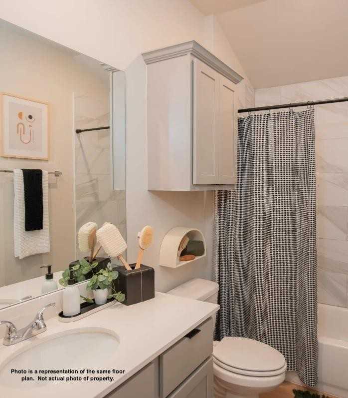 2717 Belmont Cir - Photo 3 of 10