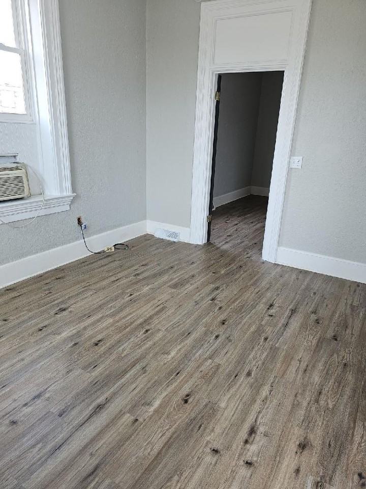 Rockford - Photo 3 of 9