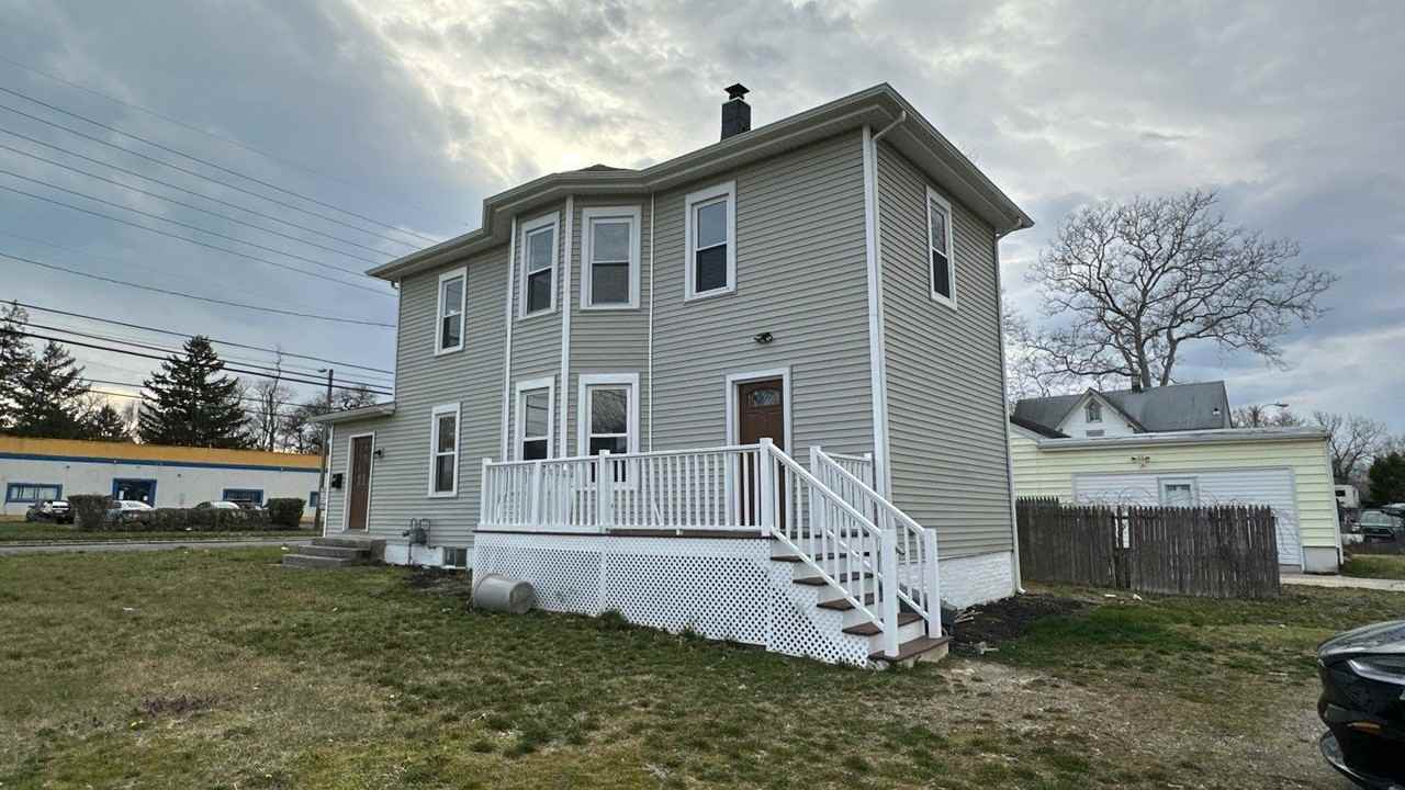 102 W Delilah Rd - Photo 3 of 20