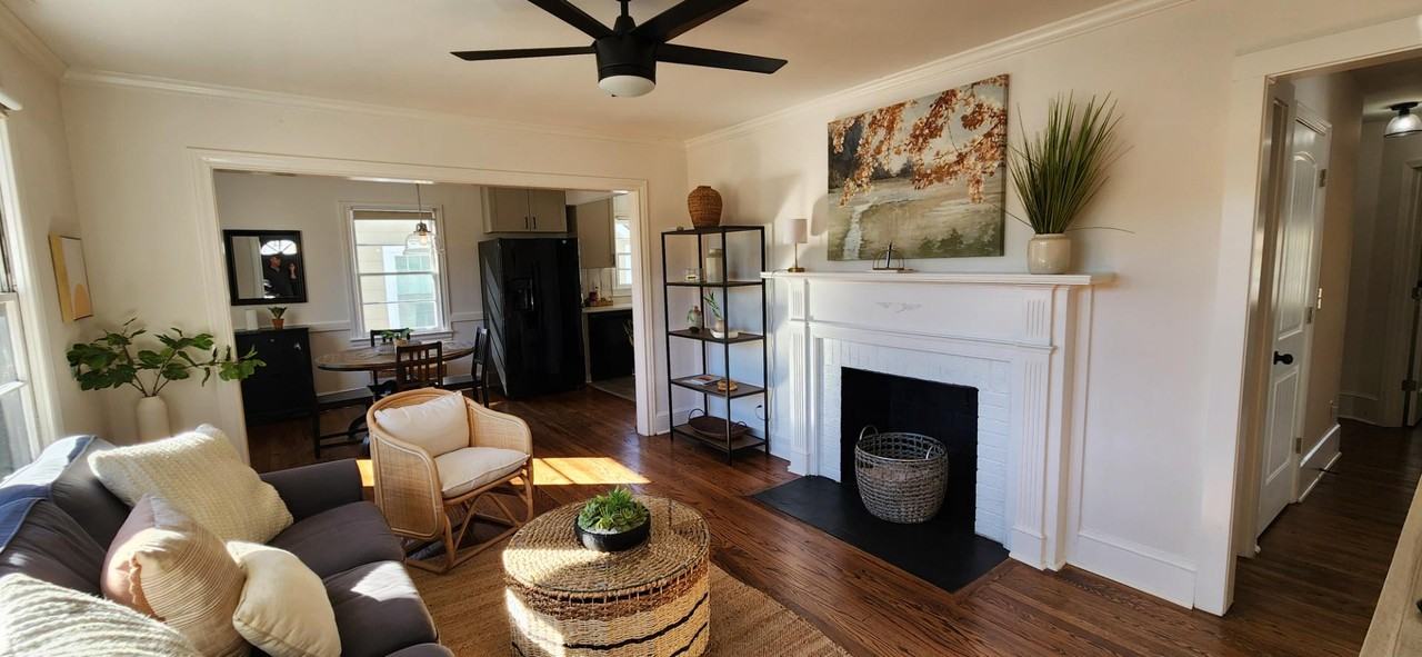 320 Grove Rd - Photo 2 of 20