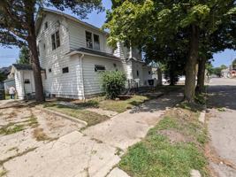 featured image of 501 West Adams Street