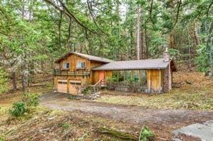 featured image of 980 Penny Dr