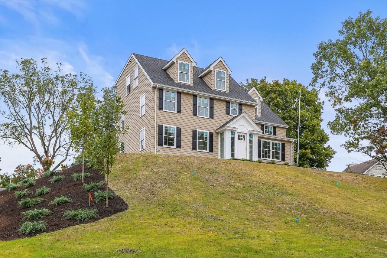 49 Daniels Farm Road - Photo 2 of 10