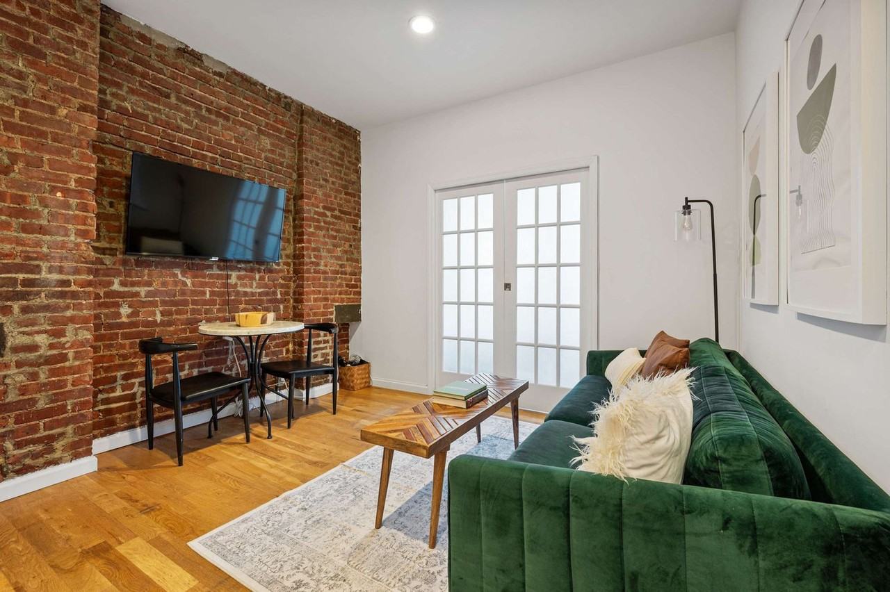 416 W 49th St #1261202P - Photo 3 of 9