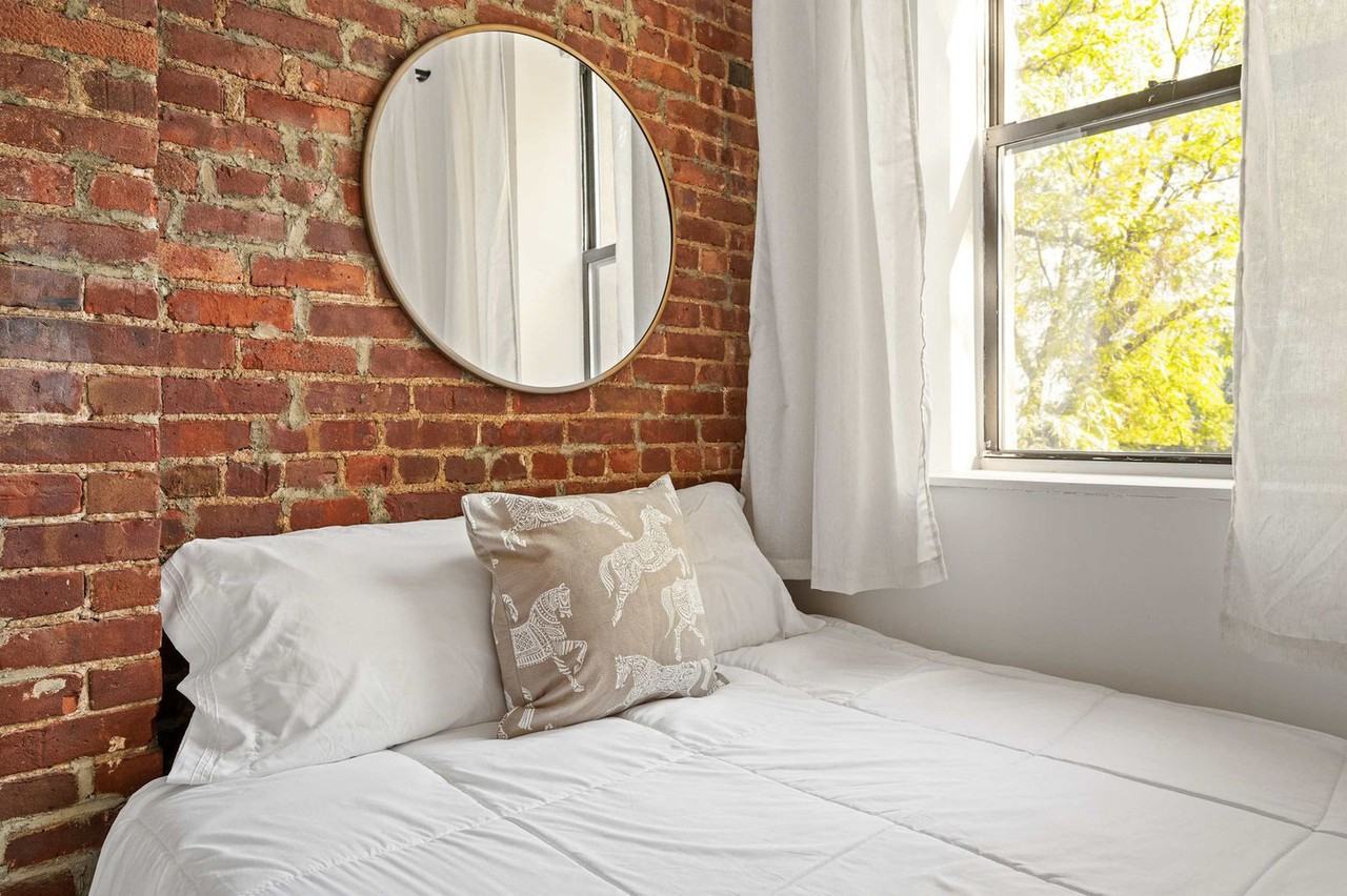 416 W 49th St #1261202P - Photo 7 of 9