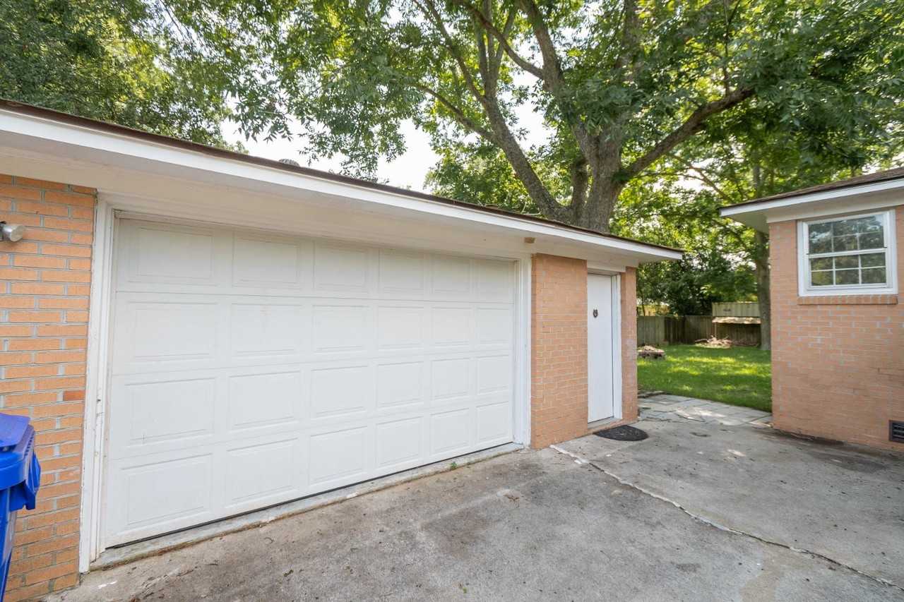 1329 White House Boulevard - Photo 4 of 11