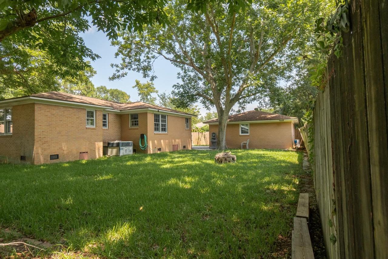 1329 White House Boulevard - Photo 6 of 11