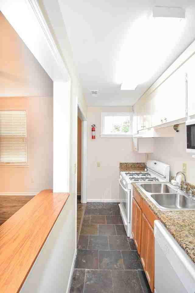 7 1/2 Kracke St - Photo 7 of 11