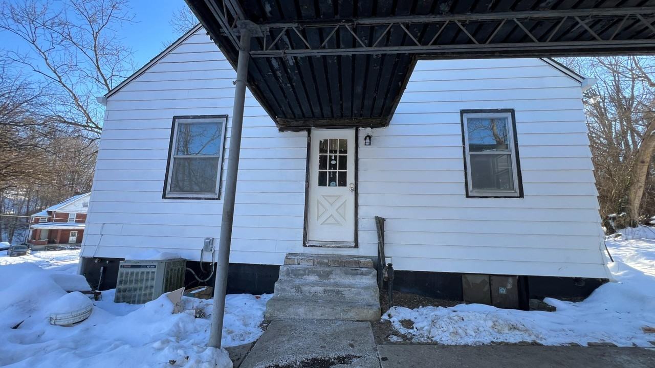 4893 Winton Ridge Ln - Photo 4 of 19