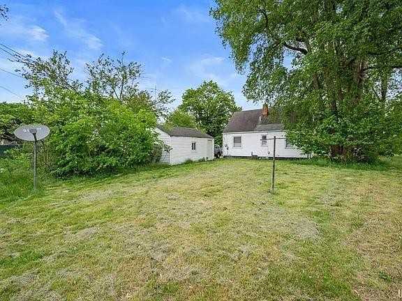 721 S Wellington St - Photo 4 of 12