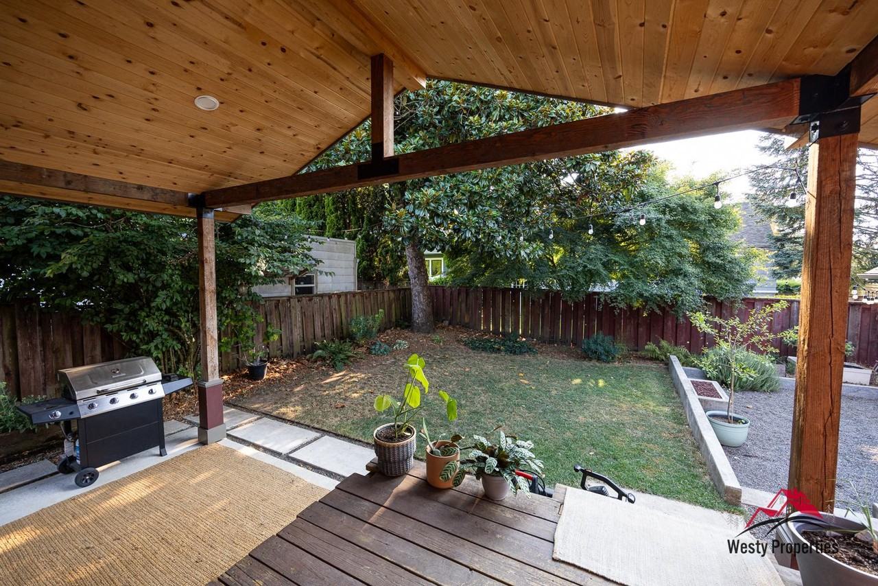 2711 Se 62nd Ave - Photo 2 of 16