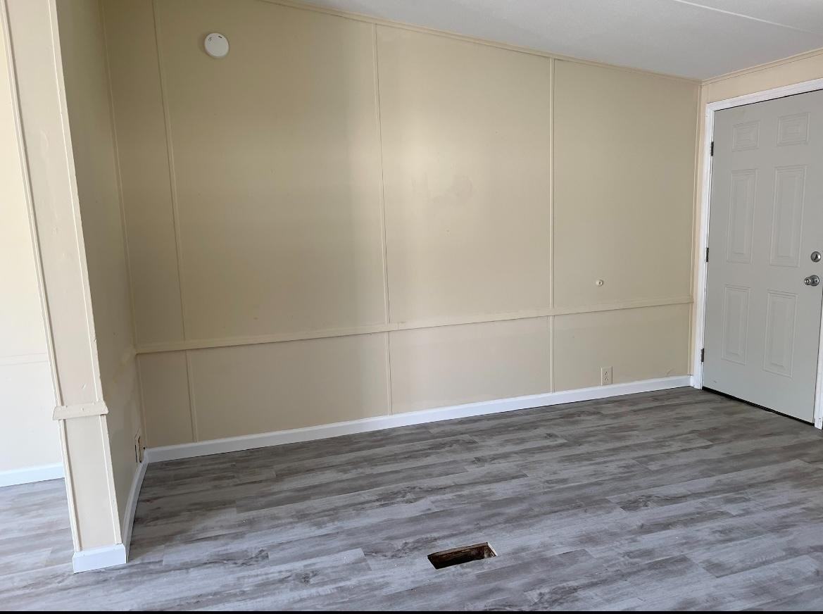 520 / 522  9th Street Southwest (I) - Photo 3 of 5