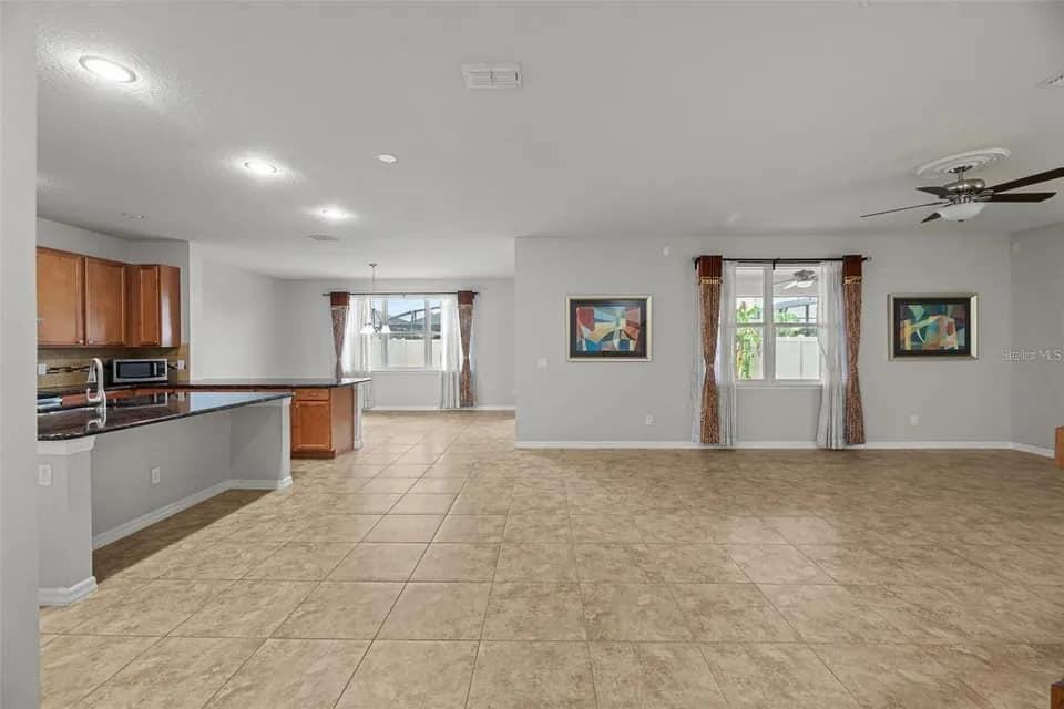 6041 W Town Center Blvd - Photo 2 of 10