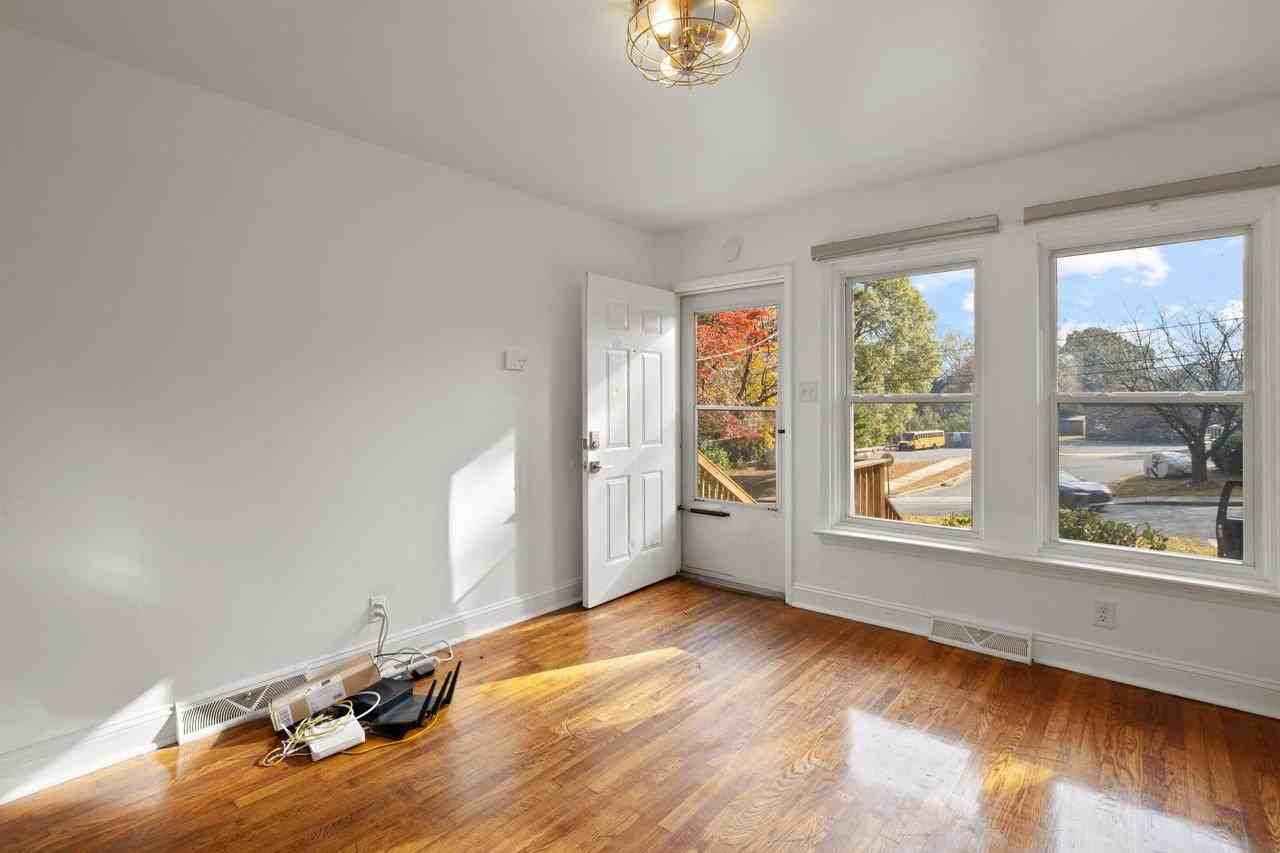 1125 Mulberry Ave - Photo 2 of 20