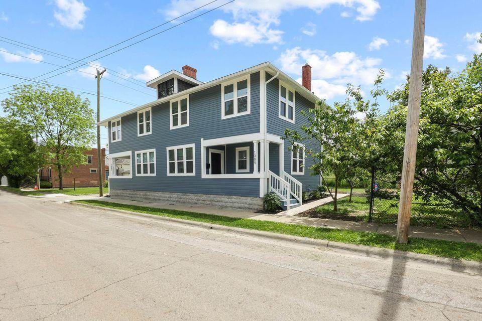 1085 E Sycamore St - Photo 2 of 15