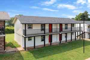 featured image of 103 N Brookwood St