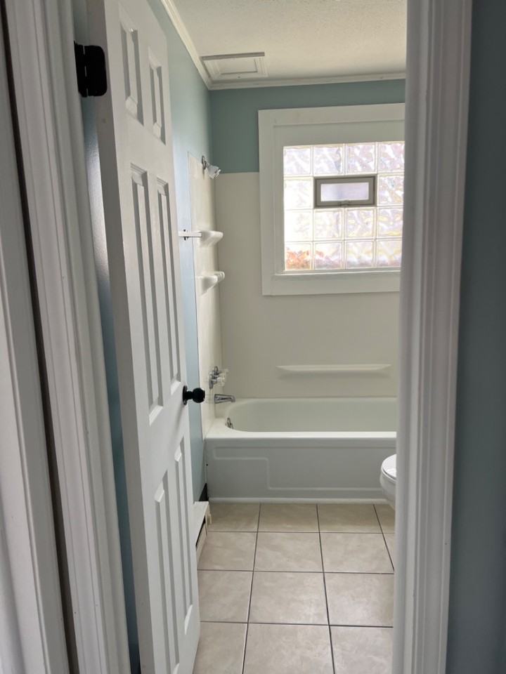 Imperial Apartments - Photo 5 of 13