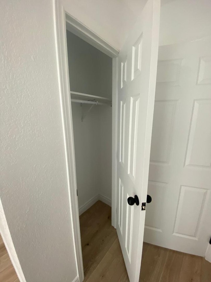 351 W Scott St - Photo 6 of 20
