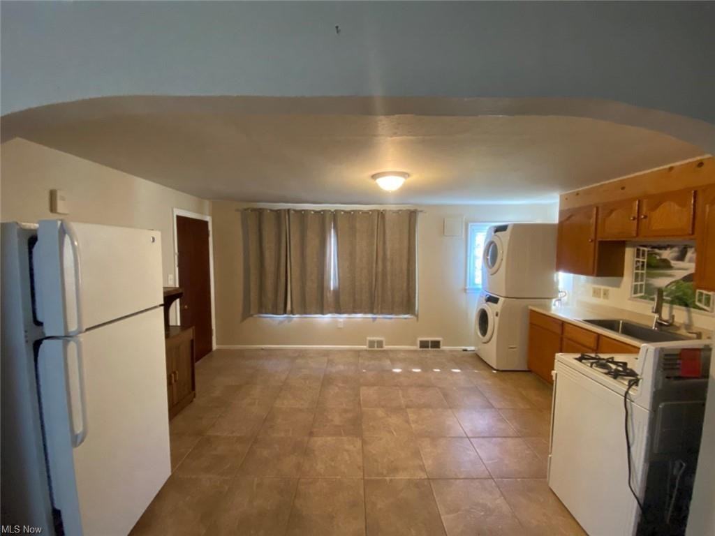 3064-3066 Evelyn Road - Photo 2 of 18