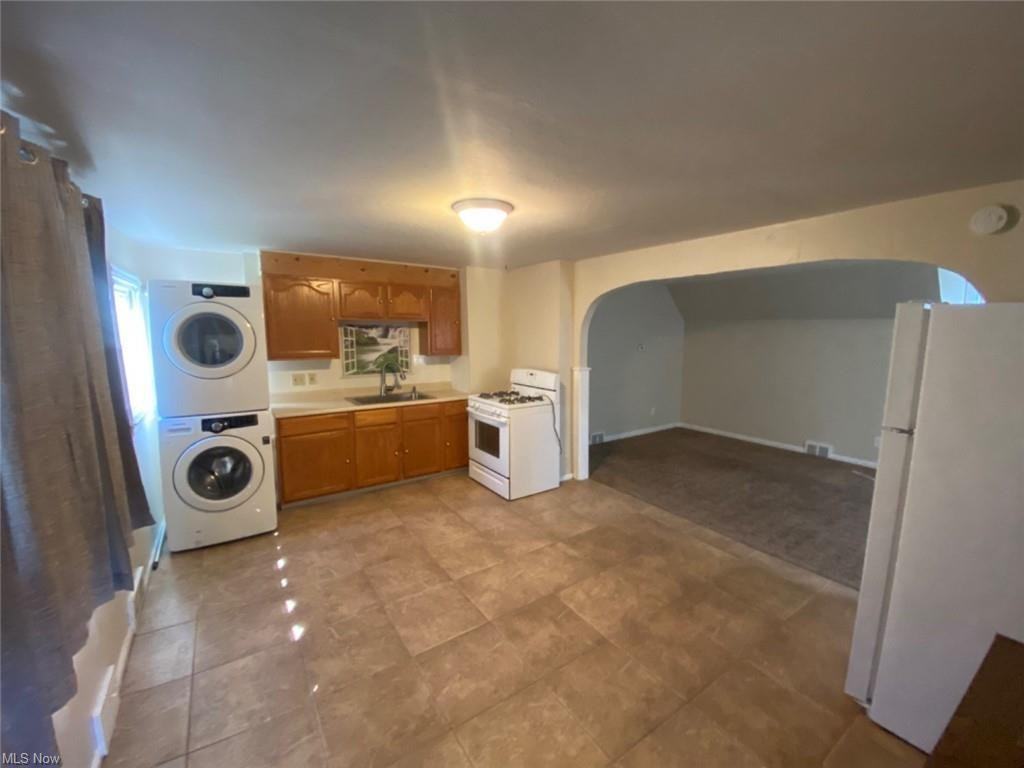 3064-3066 Evelyn Road - Photo 3 of 18