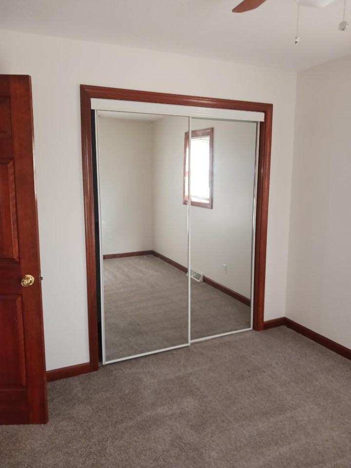 441 Niles Cortland Rd Ne - Photo 3 of 20