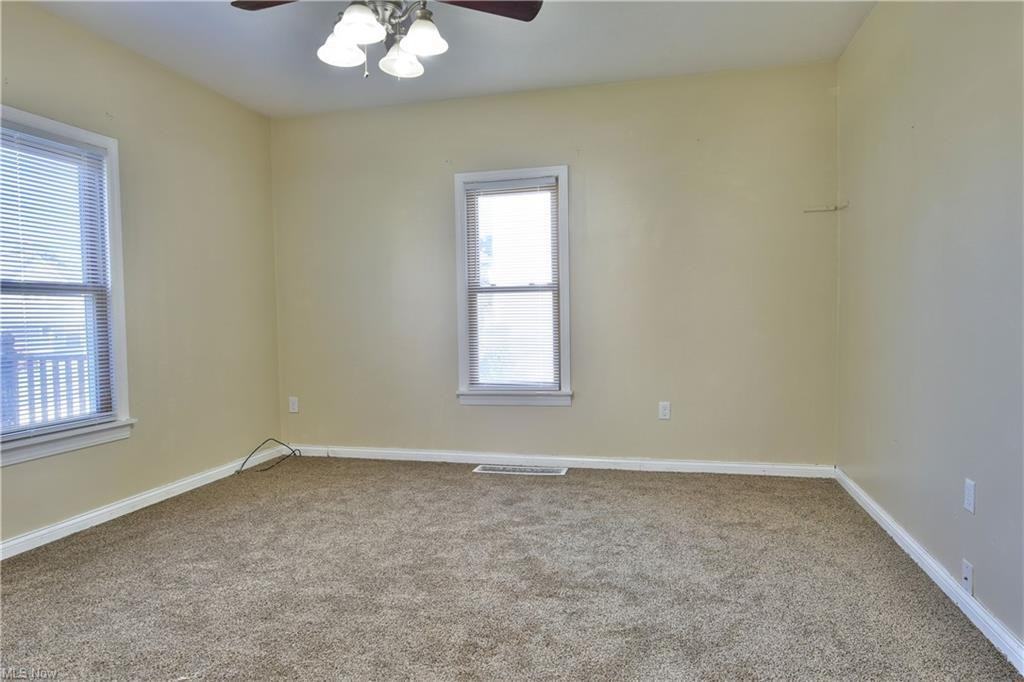 448 6th St - Photo 2 of 10